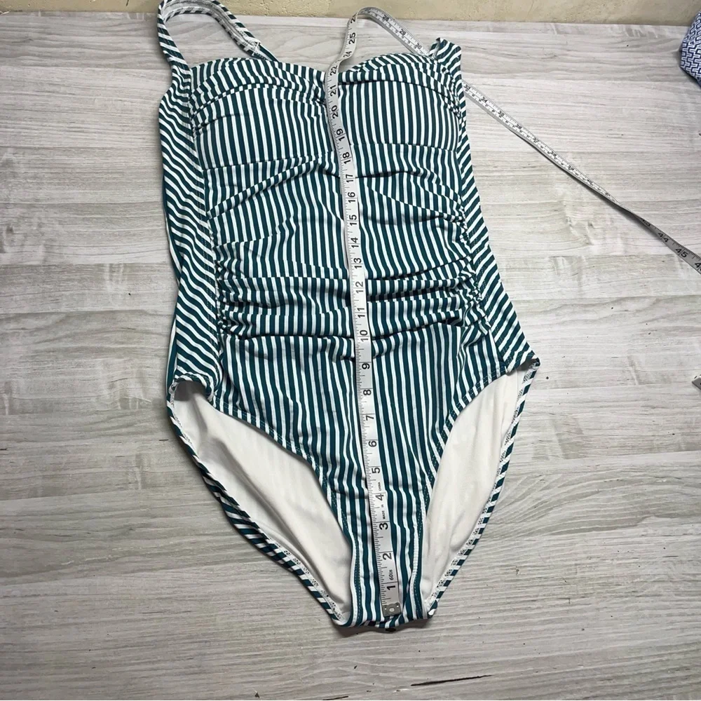 Nip Tuck Swim Stripped Multi Fit Cup One Piece Swimsuit Women’s Size 10